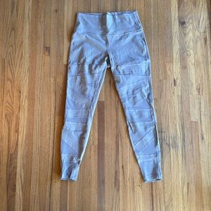 🍋 Lululemon Purple Yoga Leggings